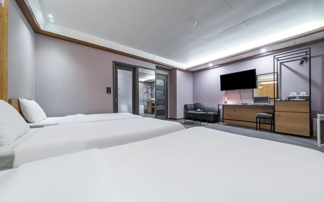 SKYHOTEL