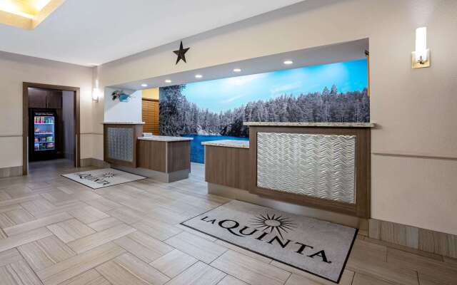 La Quinta Inn & Suites by Wyndham Conroe