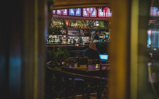 Queen Hotel