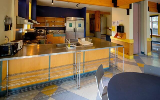 HI Banff Alpine Centre - Hostel