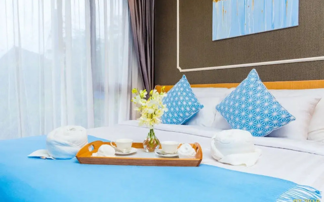 Aristo 2 Beach Front - by Holy Cow 213