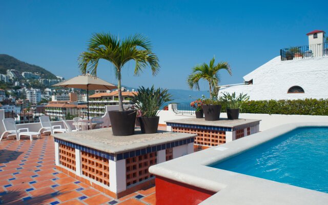 Hotel Eloisa - Near Playa de los Muertos