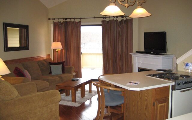Pointes North Inn