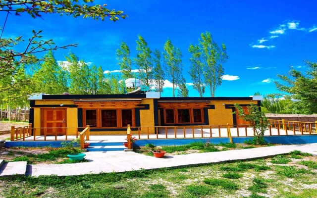 TIH Chomal Huts