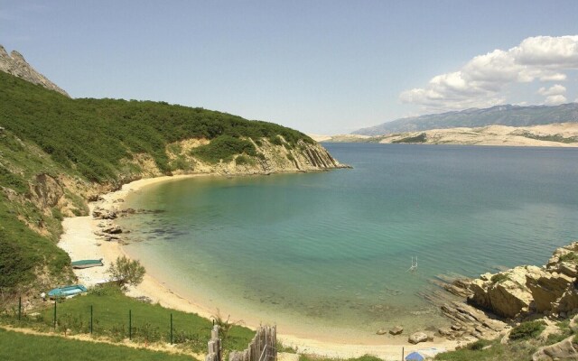Nice Apartment in Bosana-pag With 3 Bedrooms and Wifi