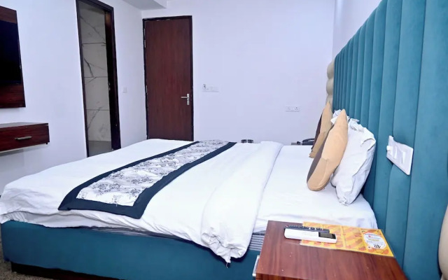 Hotel Golden By Admire Stay