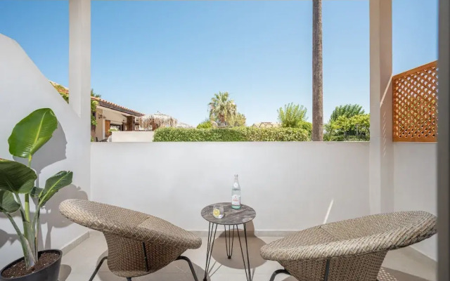 Palm Tree Beach Suites