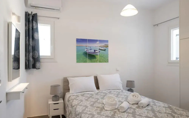 Parikia s Sunlight 2bedroom House