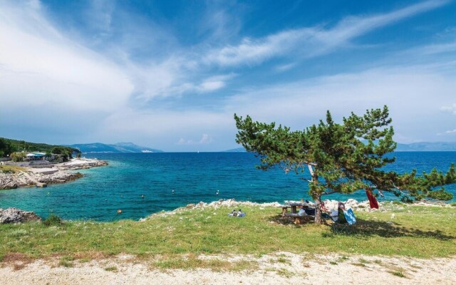 Amazing Home in Ravni with Hot Tub, WiFi & 1 Bedrooms