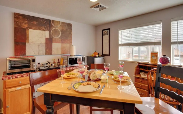 Springfield Apt w/ Deck + Central Location!