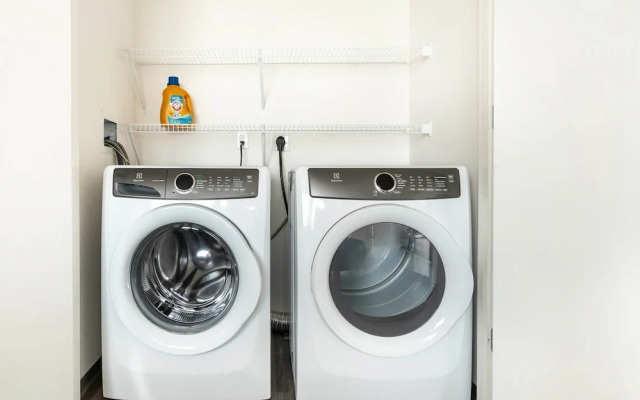 New & Modern  Lux City Escape