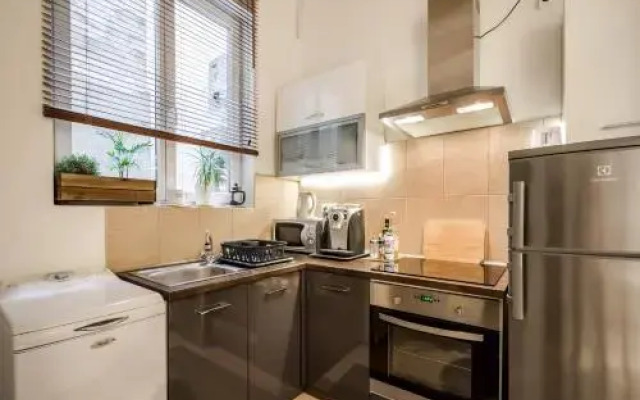 Park View Apartment with Sauna, A/C