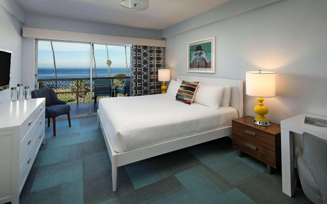 La Jolla Cove Suites