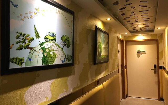 R8 Eco Hotel