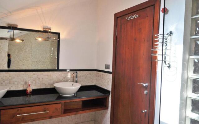 Hillcrest Apartment