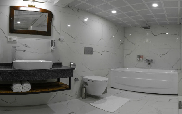 Çınar Han Otel ve Cafe