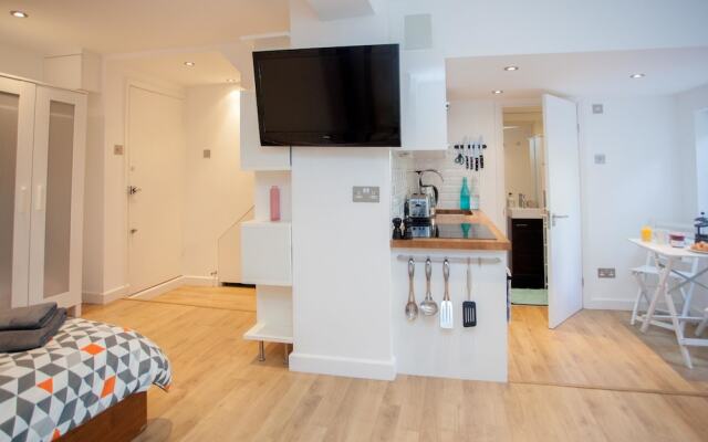 Wonderful studio in Barnsbury Village