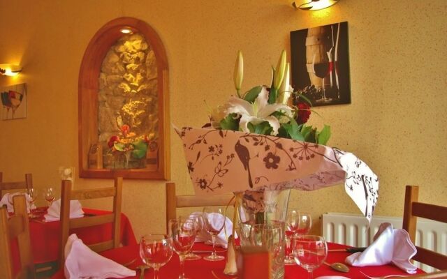 Logis Lauberge Du Brulhois