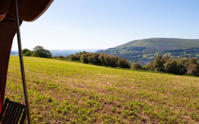 Retro 1960's Caravan With Mountain Views