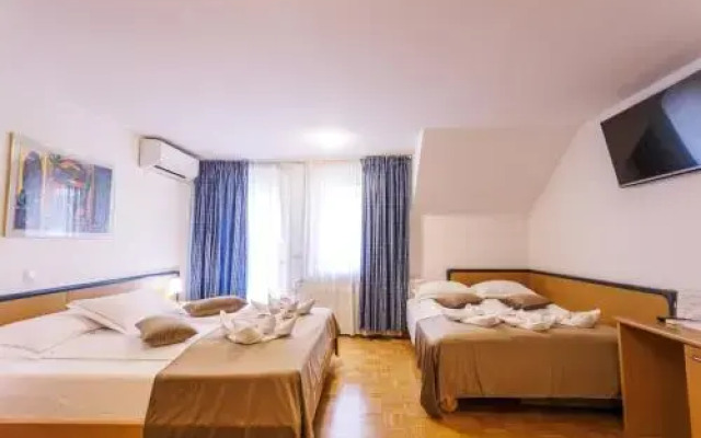 Hotel Vegov Hram