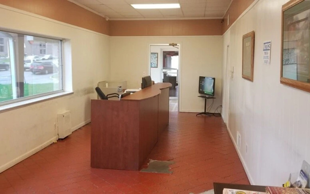 Tomac Motor Inn