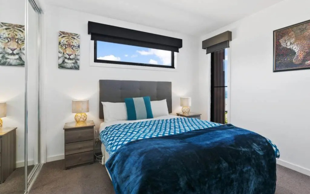 The Gallery Bass Dreaming Absolute Ocean Views Wifi – Guest Rooms – Skenes Creek
