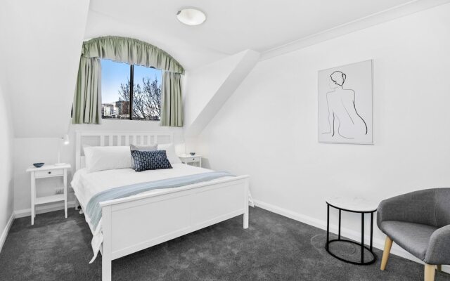 HOLT1 - Crows Nest -Holtermann Street
