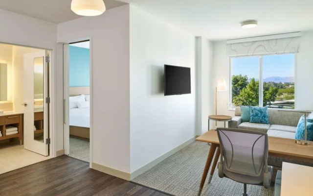 Element Chandler Fashion Center