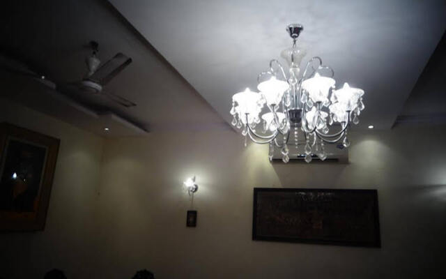 Room in Guest Room - Maplewood Guest House, Neeti Bagh, New Delhiit is a Boutiqu Guest House - Room 2