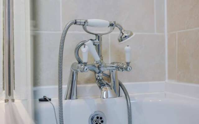 Host Apartments The Georgian Coach House 2