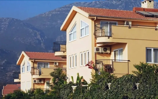 AL002 by Villaofsummer