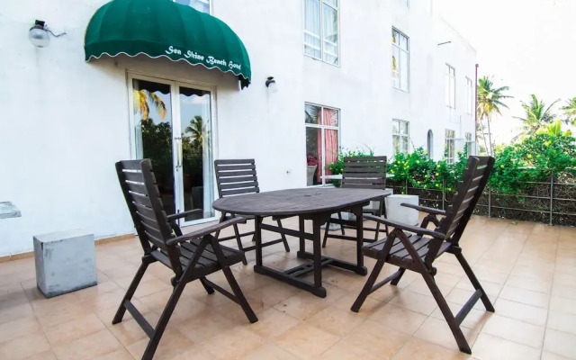 OYO 111 Sea Shine Beach Hotel