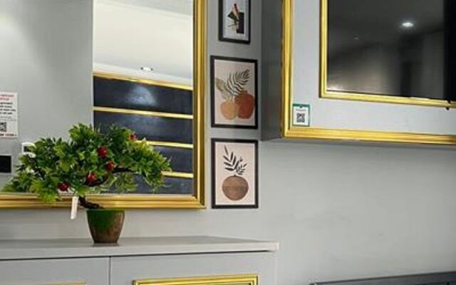 Taksim Larissa Residence