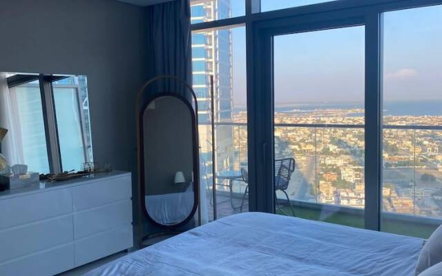 Gorgeous 2 Br in Paramount