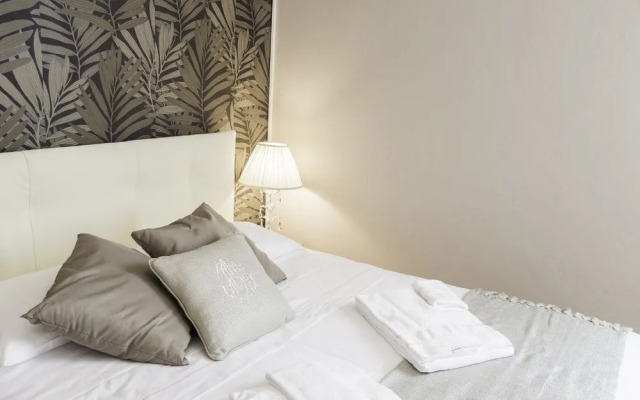 Grand Canal Rialto Palace Lift