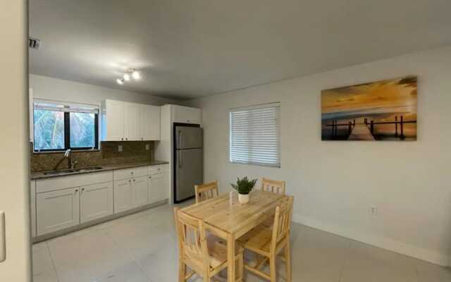 Little Habana Aparts close to Calle 8