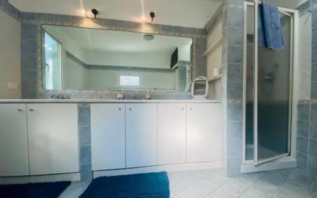 Flat 2 Bedrooms 1 Bathroom - Savona