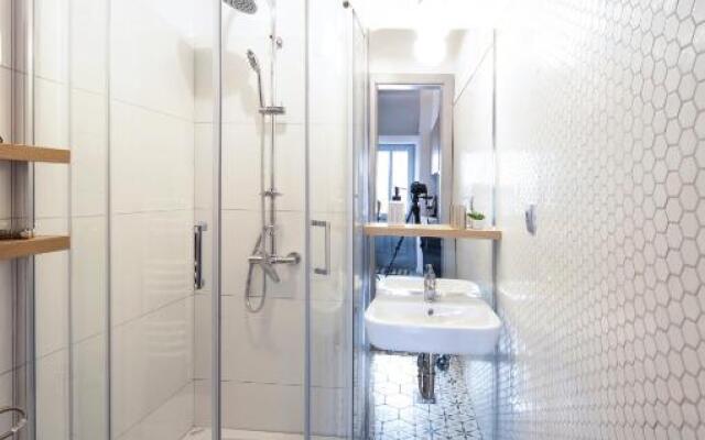 Old Town Courtyard Apartment with private parking