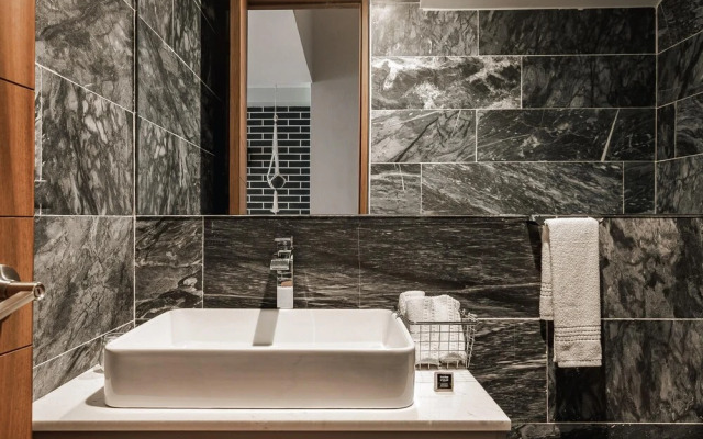 Casai Discover La Roma From a Contemporary Gem