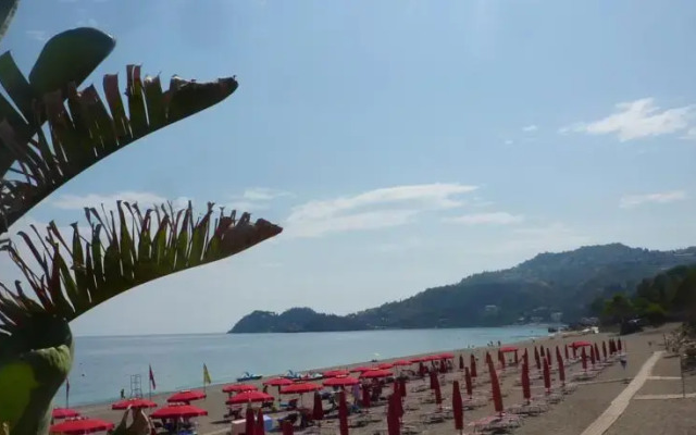 Seafront Apartments Gardenhouse