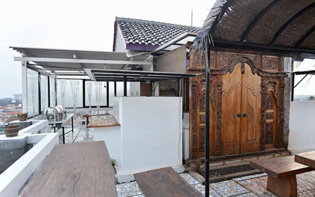 ZEN Rooms Cibogo Pasteur