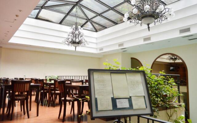 Gardi Hotel & Suites