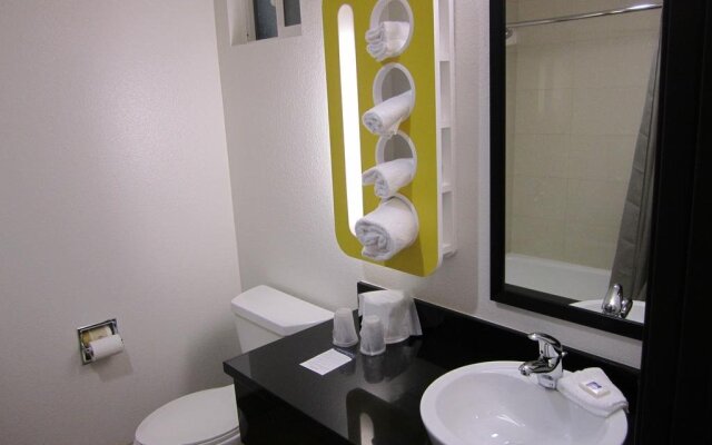 Motel 6 Anaheim, CA