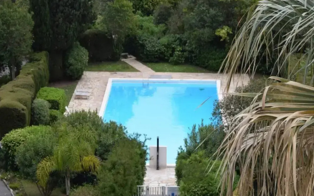 Apartment in Antibes With Shared Pool
