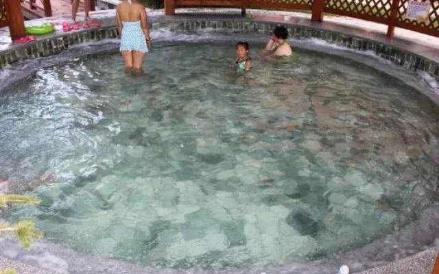 Gaizhou Yujingshan Hot Spring Garden Hotel