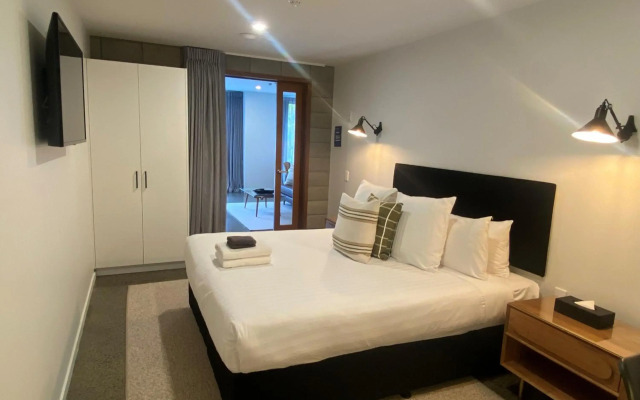 Southwark Hotel & Apartments