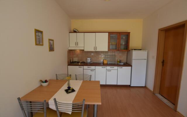 Apartment Petar 5p in Mandre