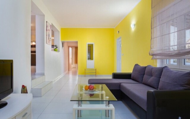 Comfort apartments with pool in Medulin