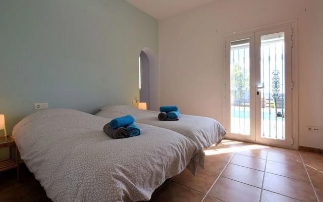 Spacious Villa with Hot Tub in Arenas