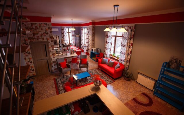 Mountain Road Hostel